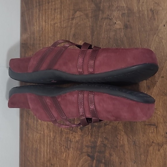 Vionic Sandals Women's sz 9 Claire Purple Suede Leather Slip On Mule Slides - Picture 8 of 11